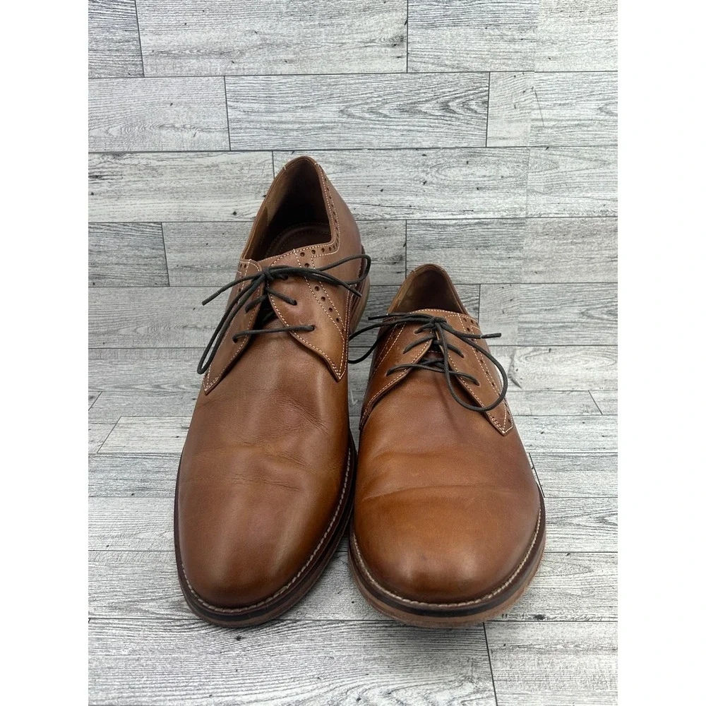 Johnston & Murphy brogue finish